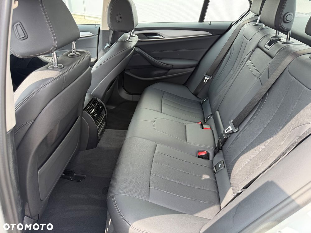 BMW Seria 5 518d mHEV Business Edition - 9