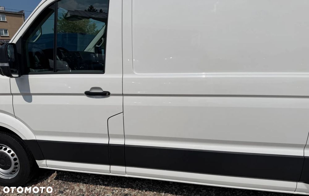 Volkswagen CRAFTER VAN VAT-1 z ZABUDOWĄ SERWISOWĄ WARSZTAT StoreVAN Półki, Szuflady, Kuwety na drobne przedmioty, Masaż fotela kierowcy, Fotel pneumatyczny terapeutyczny pilot ergoActive, Podgrzewana szyba, Kierownica wielofunkcyjna, Tempomat, Ogr. prędkości, Minibar, Fabrycne parktroniki przód i tył, DMC:3500kg, Homologacja haka 3000kg! Duża ładowność 1315kg Model L2H1 Paka dł. 3450mm - 31