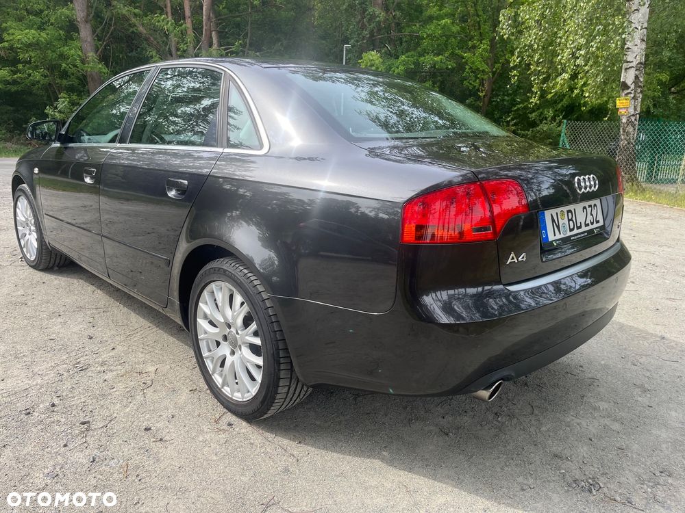Audi A4 Limousine - 6