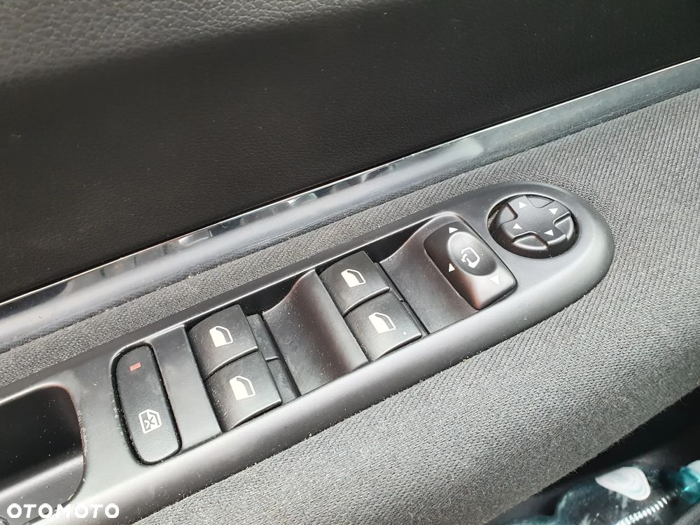 Peugeot 3008 1.6 BlueHDi Allure S&S EAT6 - 20