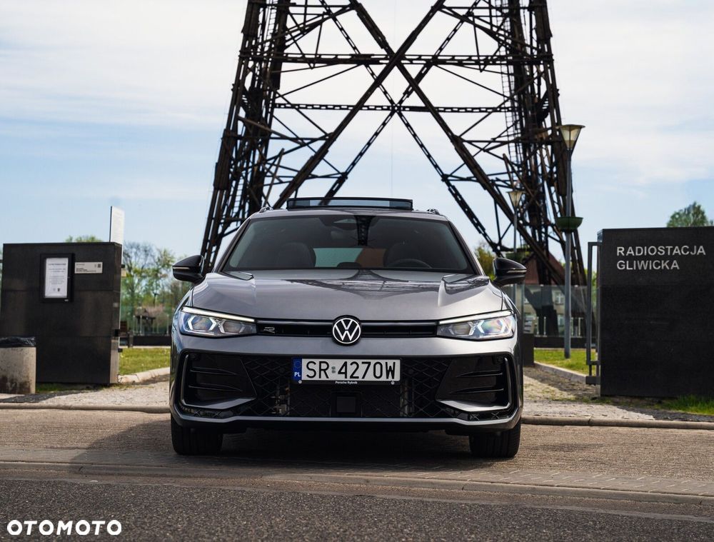 Volkswagen Passat Variant 2.0 TDI SCR 4Mot R-Line Plus DSG - 5