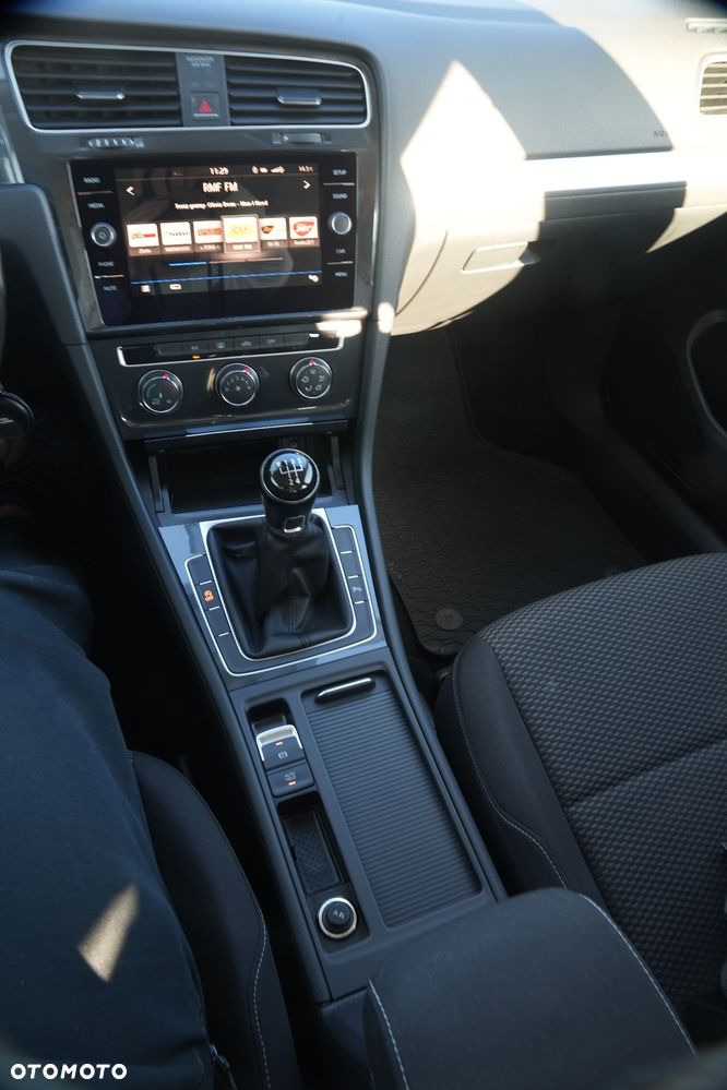 Volkswagen Golf - 16