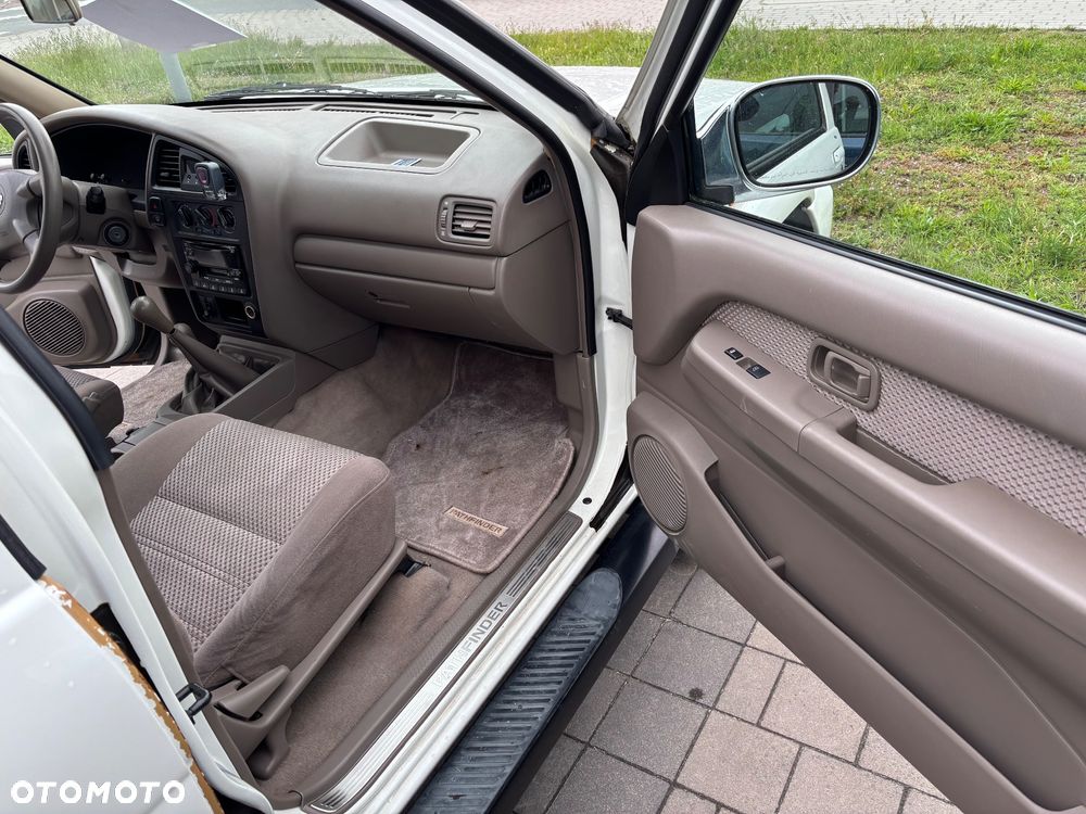 Nissan Pathfinder - 5