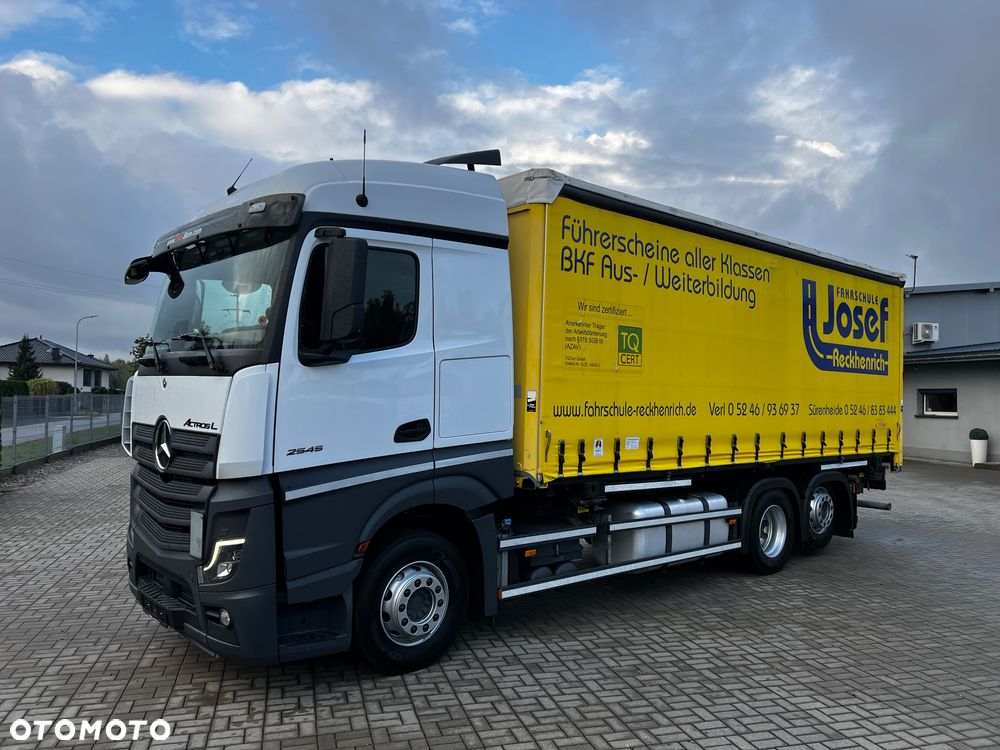 Mercedes-Benz Actros - 2