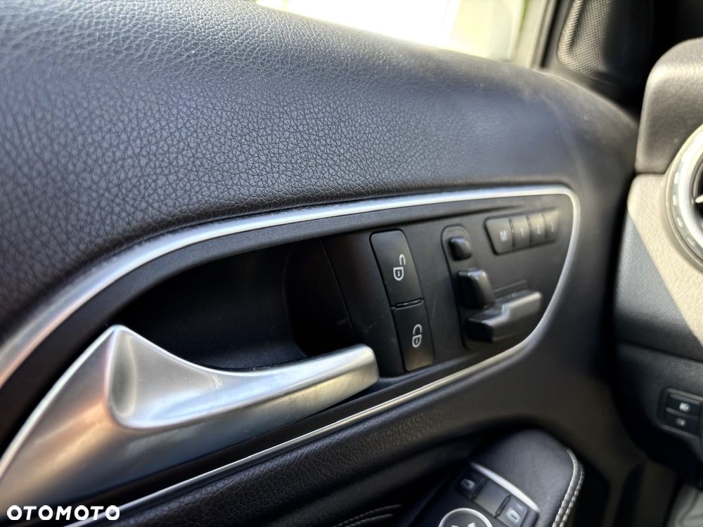 Mercedes-Benz GLA 250 4-Matic - 14