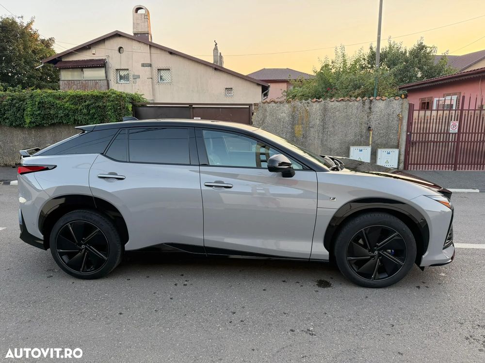 Lexus RZ 550e DIRECT 4 F Sport - 8