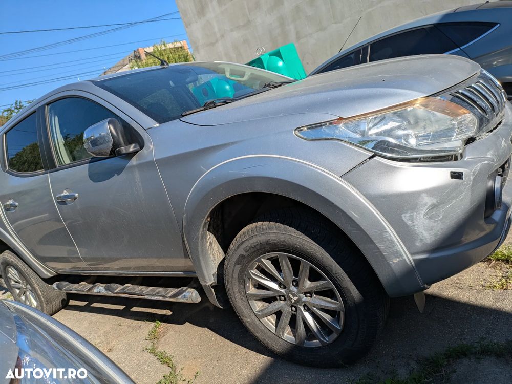 Mitsubishi L200 - 6