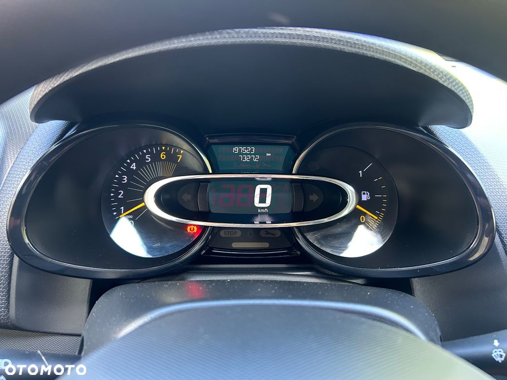 Renault Clio 1.2 16V 75 Authentique - 12
