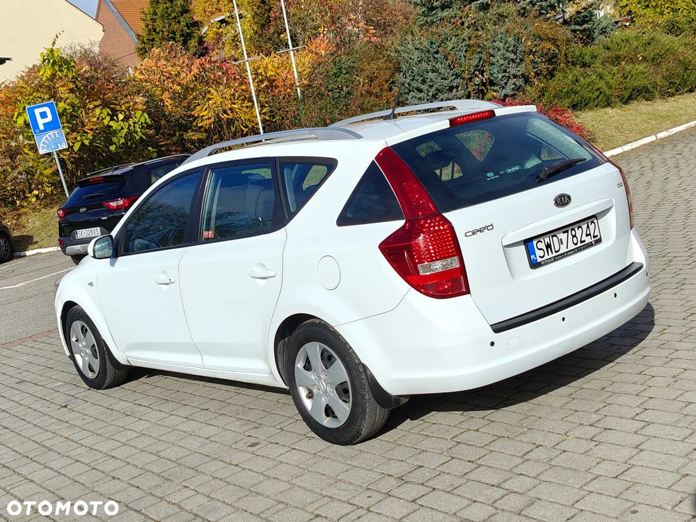 Kia Ceed 1.6 CRDi 90 ISG Spirit - 13