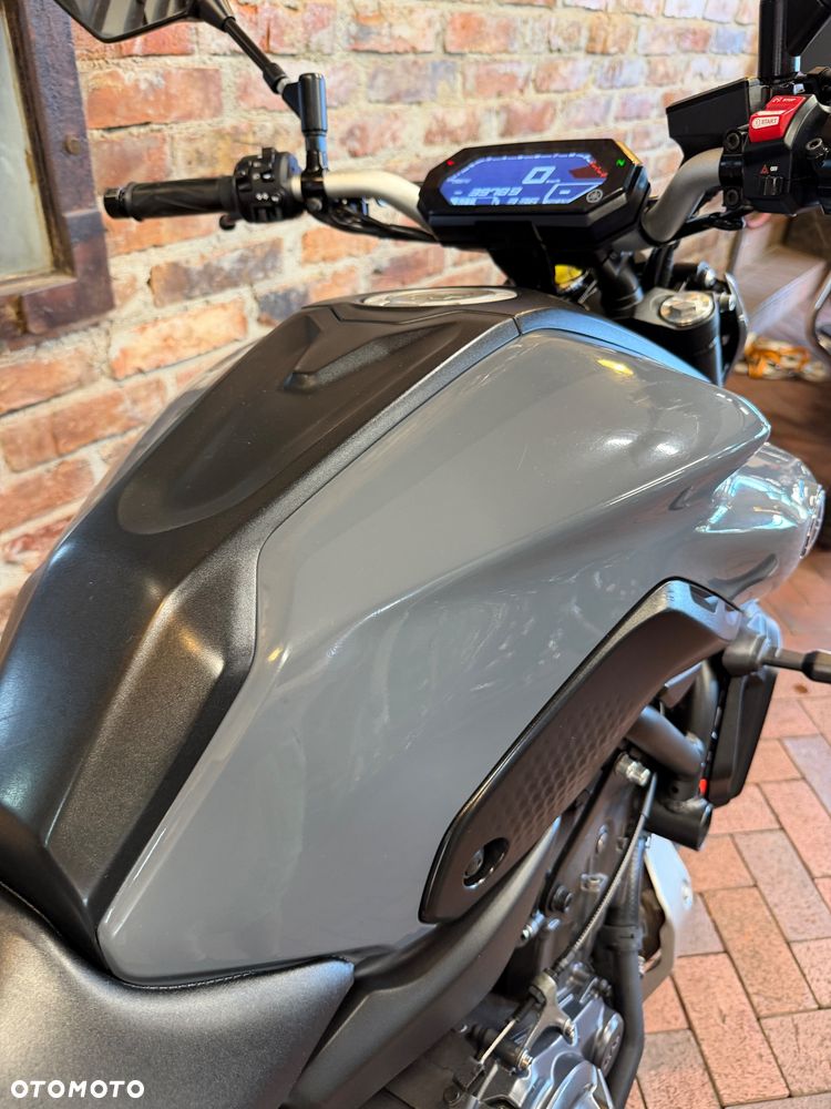 Yamaha MT - 22