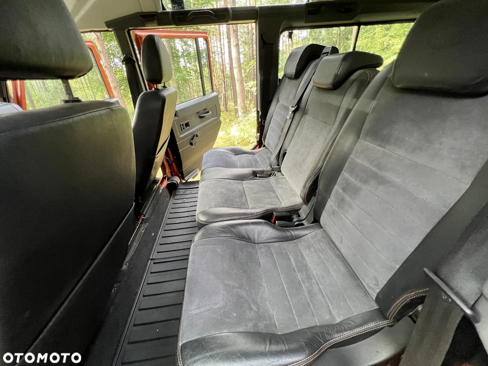 Land Rover Defender 110 Station Wagon Fire & Ice - 9