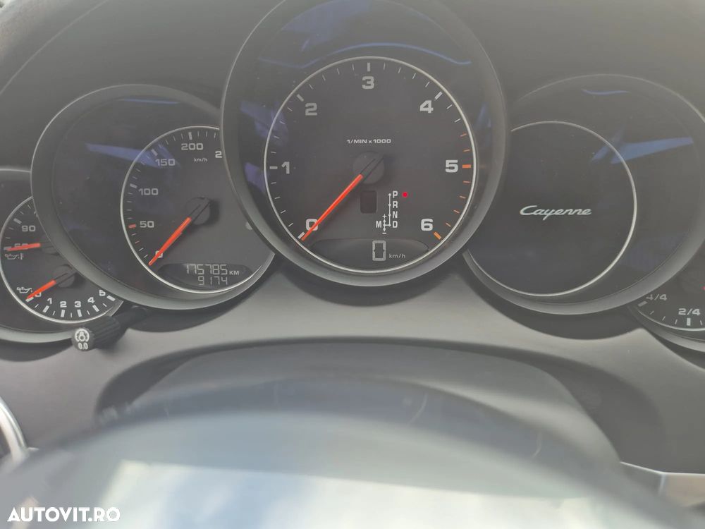 Porsche Cayenne 3.0 L - 15