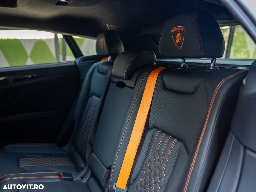 Lamborghini URUS - 35