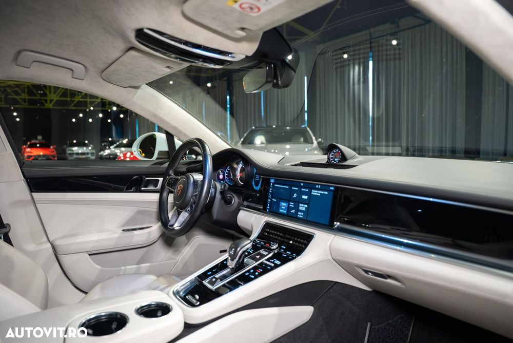 Porsche Panamera - 22