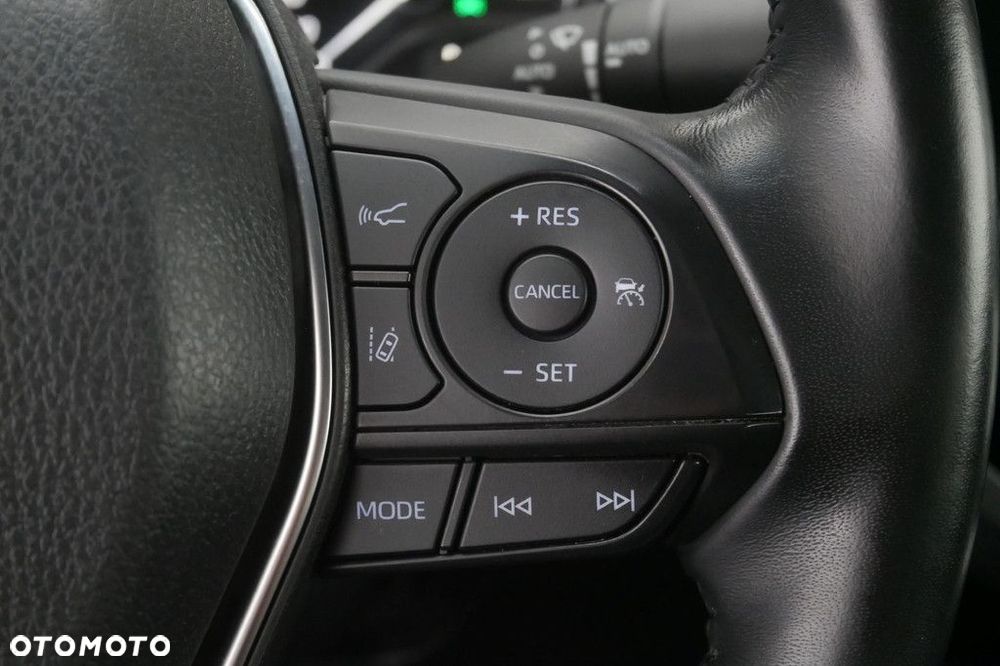 Toyota Camry 2.5 Hybrid Comfort CVT - 24