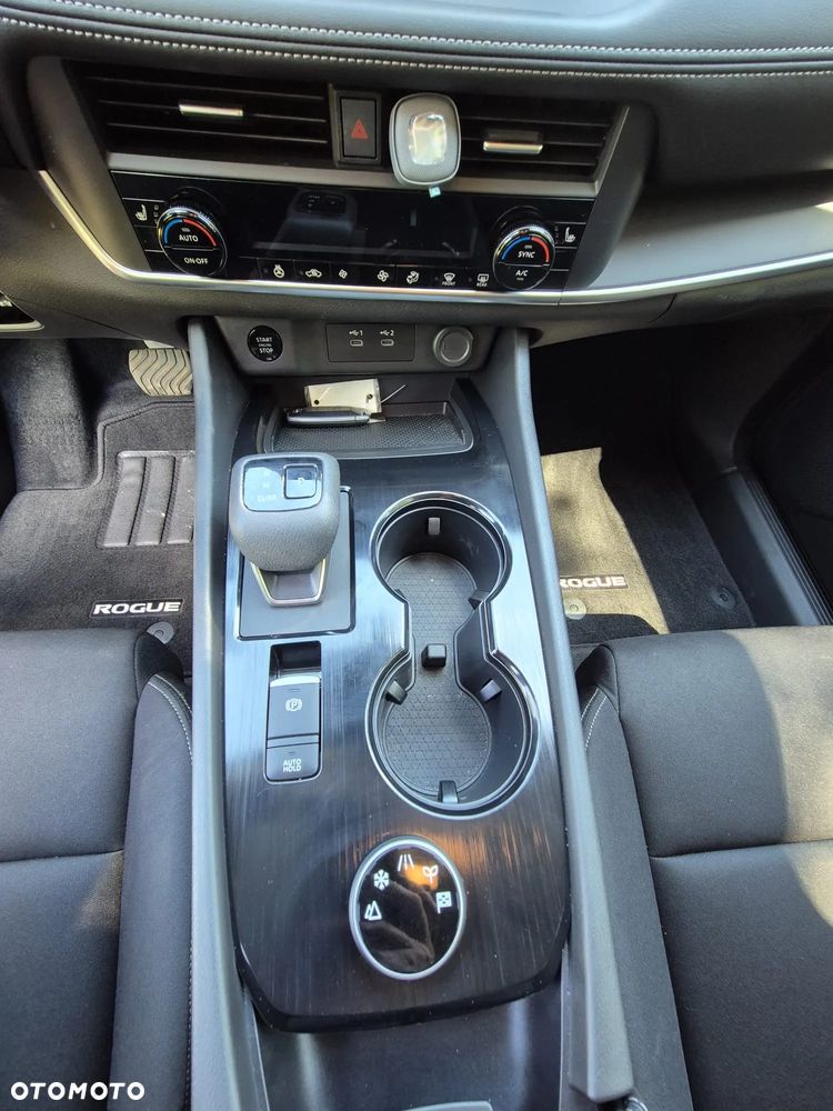 Nissan Rogue - 18