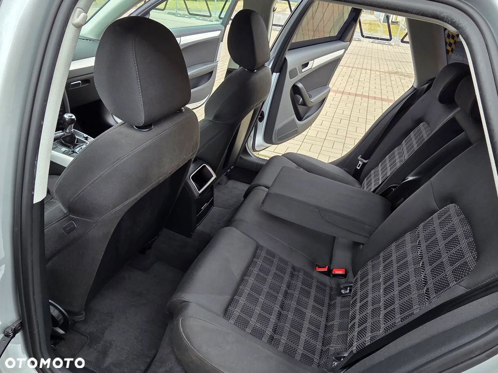 Audi A4 Avant 1.8 TFSI quattro Ambiente - 27