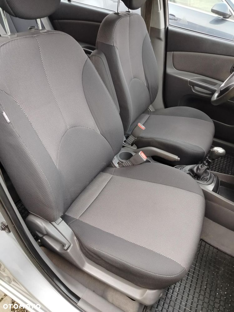 Kia Rio 1.4 Comfort - 9