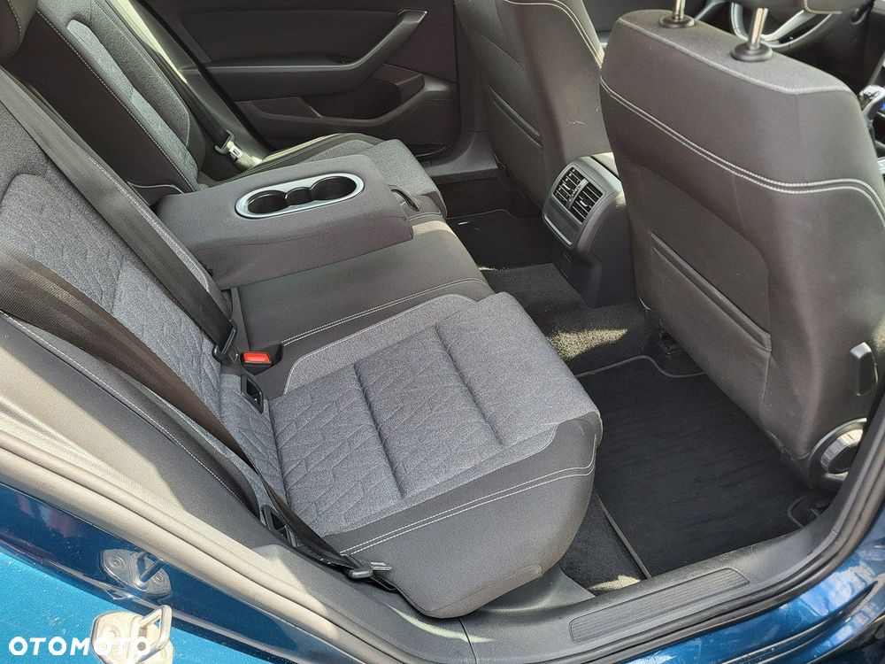 Volkswagen Passat - 17