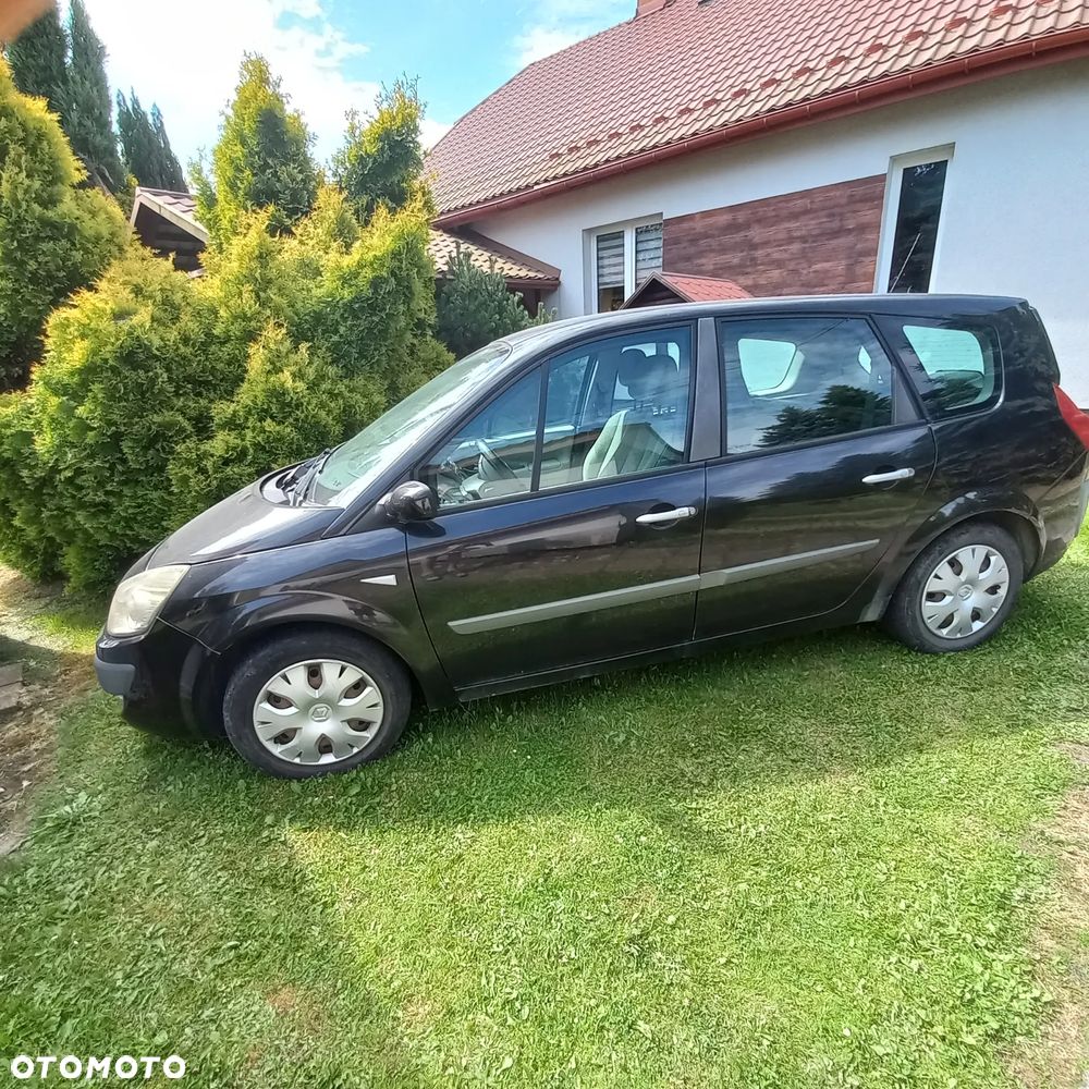 Renault Grand Scenic - 12