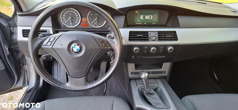 BMW Seria 5 520i - 6