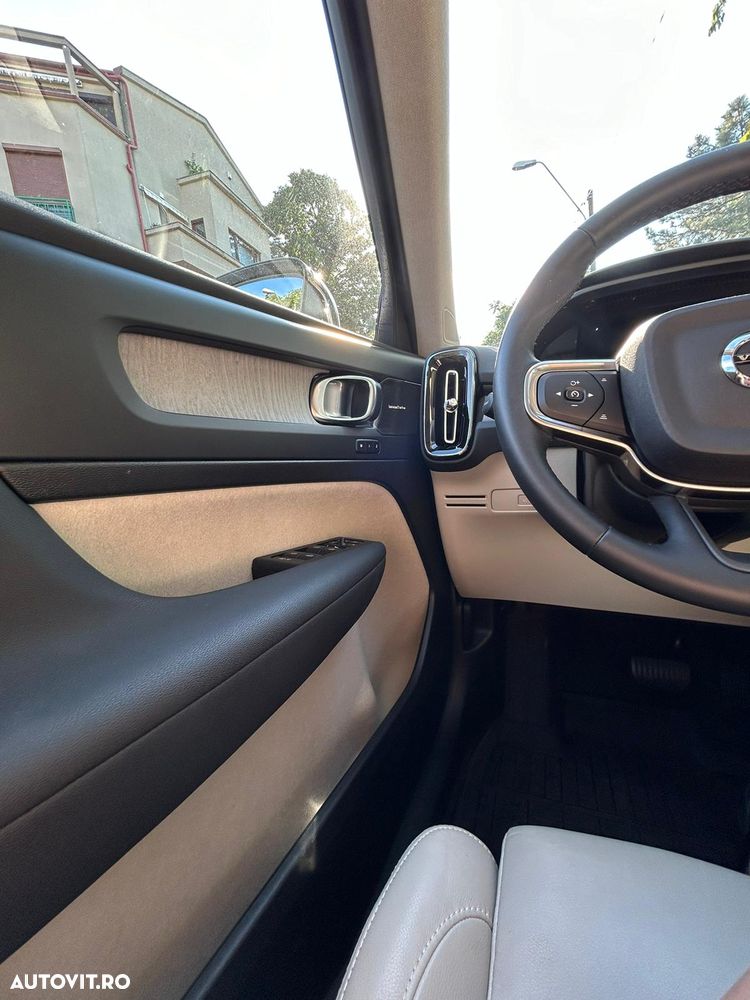 Volvo XC 40 B3 AT FWD MHEV Plus Dark - 18