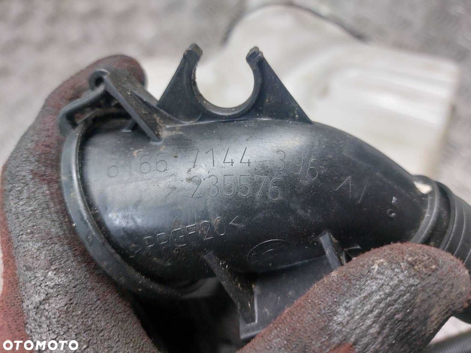 ZBIORNICZEK PŁYNU SPRYSKIWACZY + POMPKA BMW E61 520D 7179450 7144396 - 6