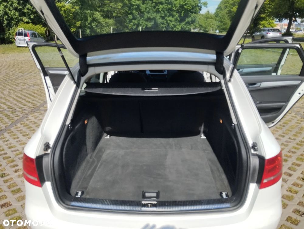 Audi A4 ver-avant-3-0-tdi-dpf-quattro-s-line-sportpaket-plus- - 23