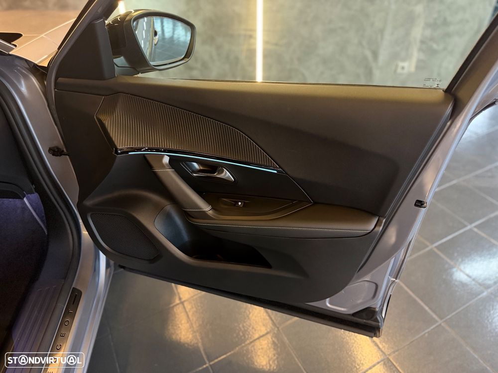 Peugeot e-2008 50 kWh GT Pack - 31