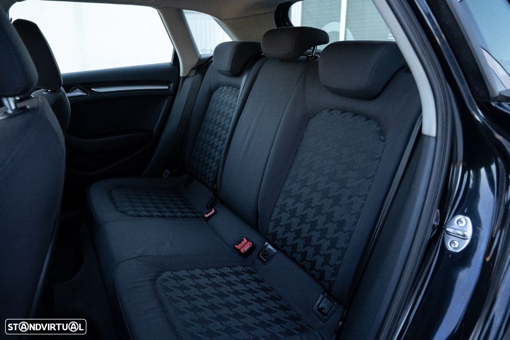 Audi A3 Sportback 1.6 TDI Attraction - 12