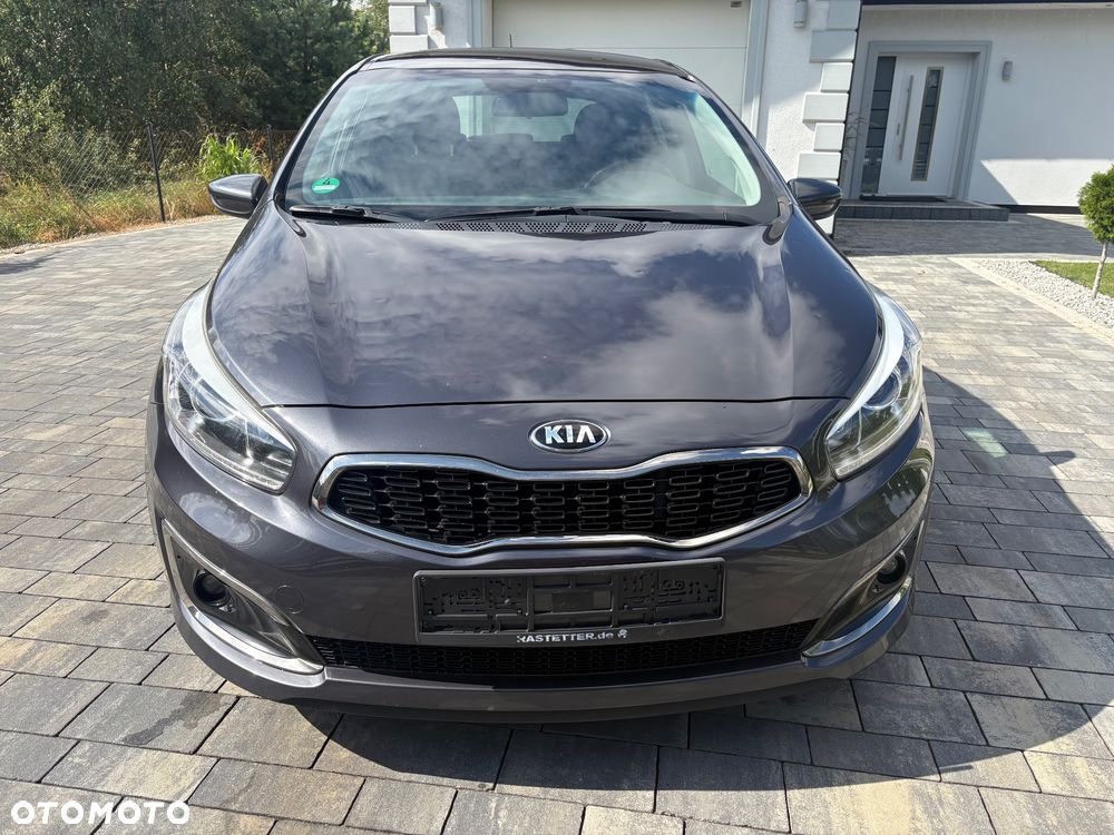 Kia Ceed 1.6 CRDi 136 ISG Dream Team Edition - 2