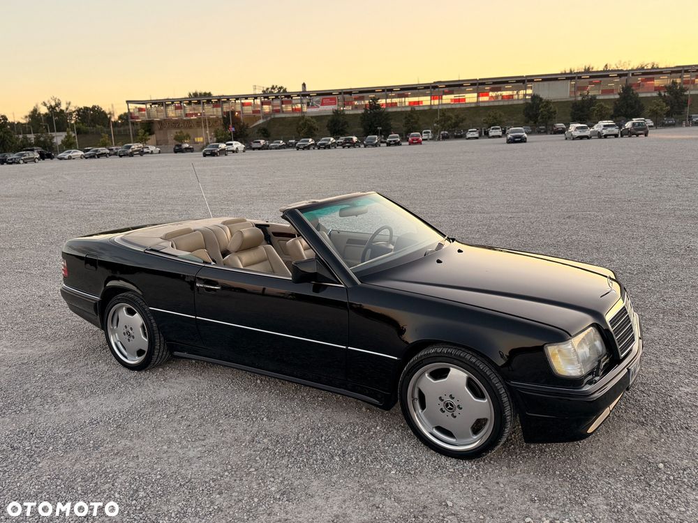 Mercedes-Benz Klasa E 320 - 18