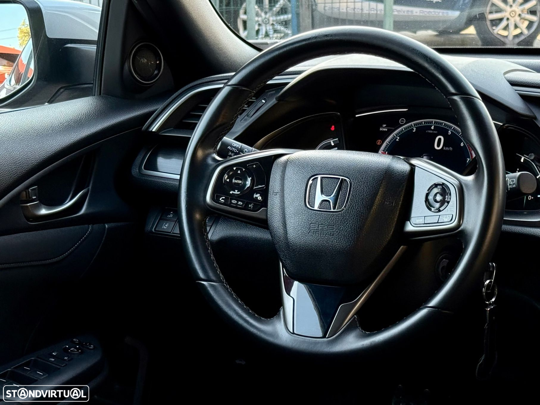 Honda Civic 1.0 i-VTEC Executive Premium - 9