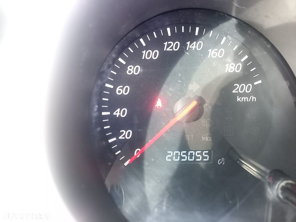 Suzuki Grand Vitara 1.9 DDiS Comfort DPF Family - 5
