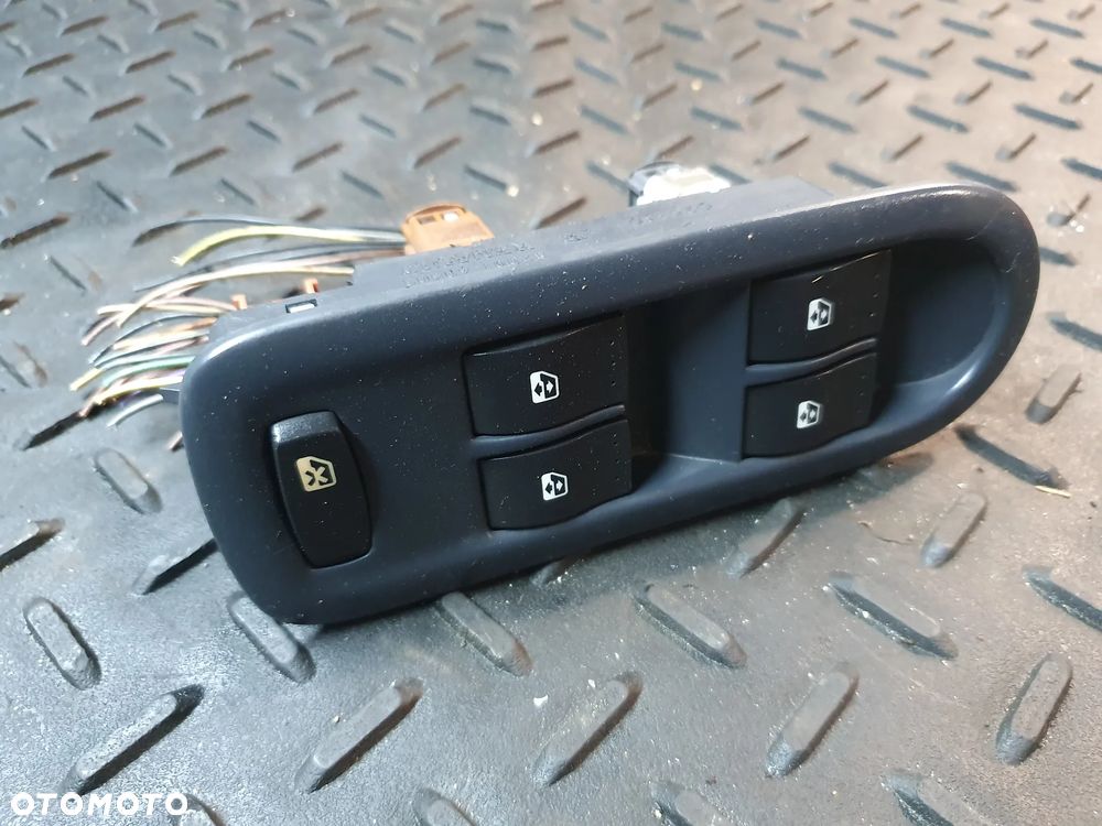 Renault Scenic II - Grand Scenic II 8200160603 Przód strona lewa Przyciski szyb POSIADAM 2 SZT - 1