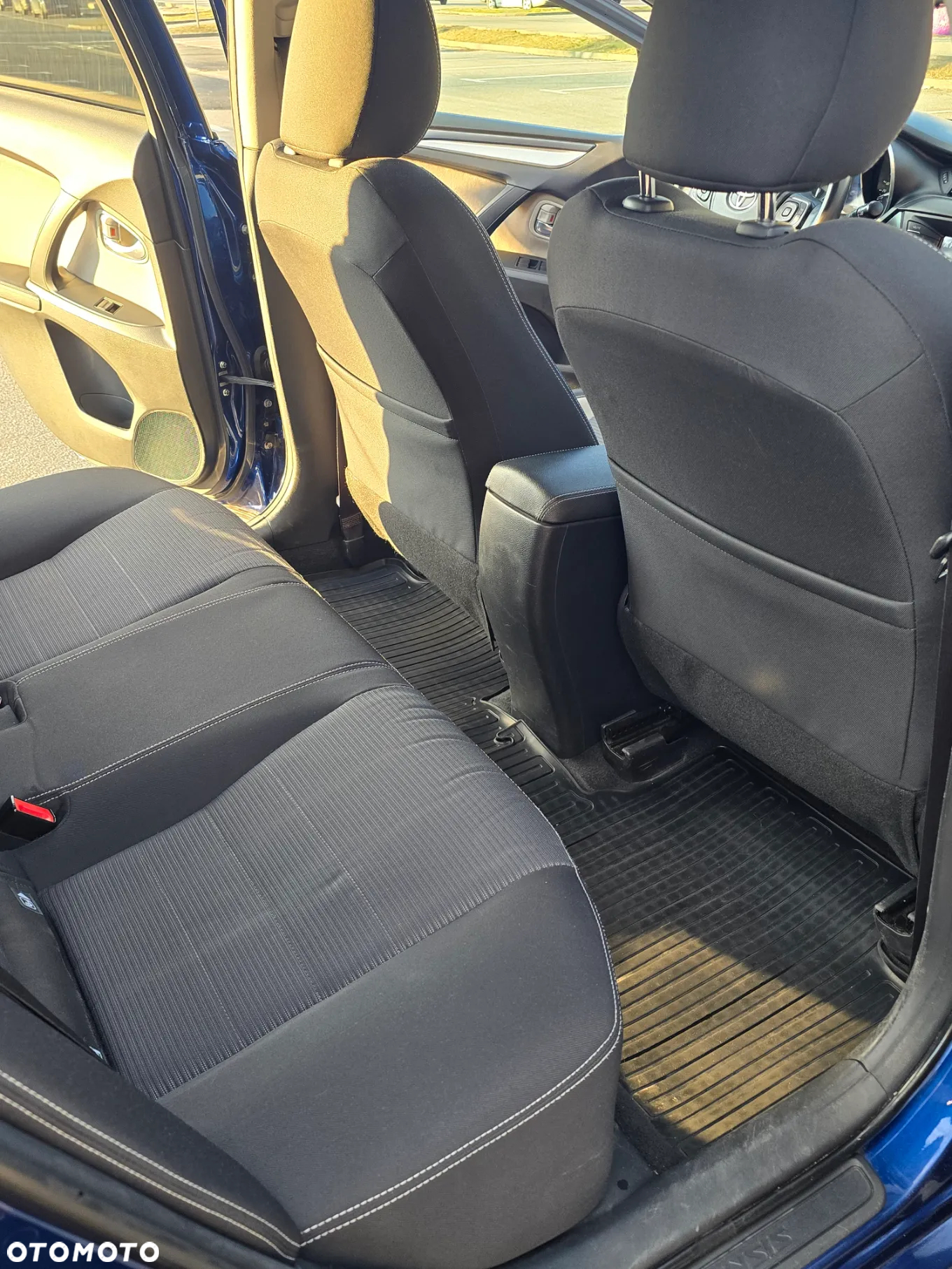 Toyota Avensis 1.8 Premium - 8