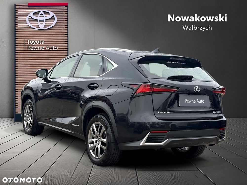 Lexus NX 300h Business Edition AWD - 2