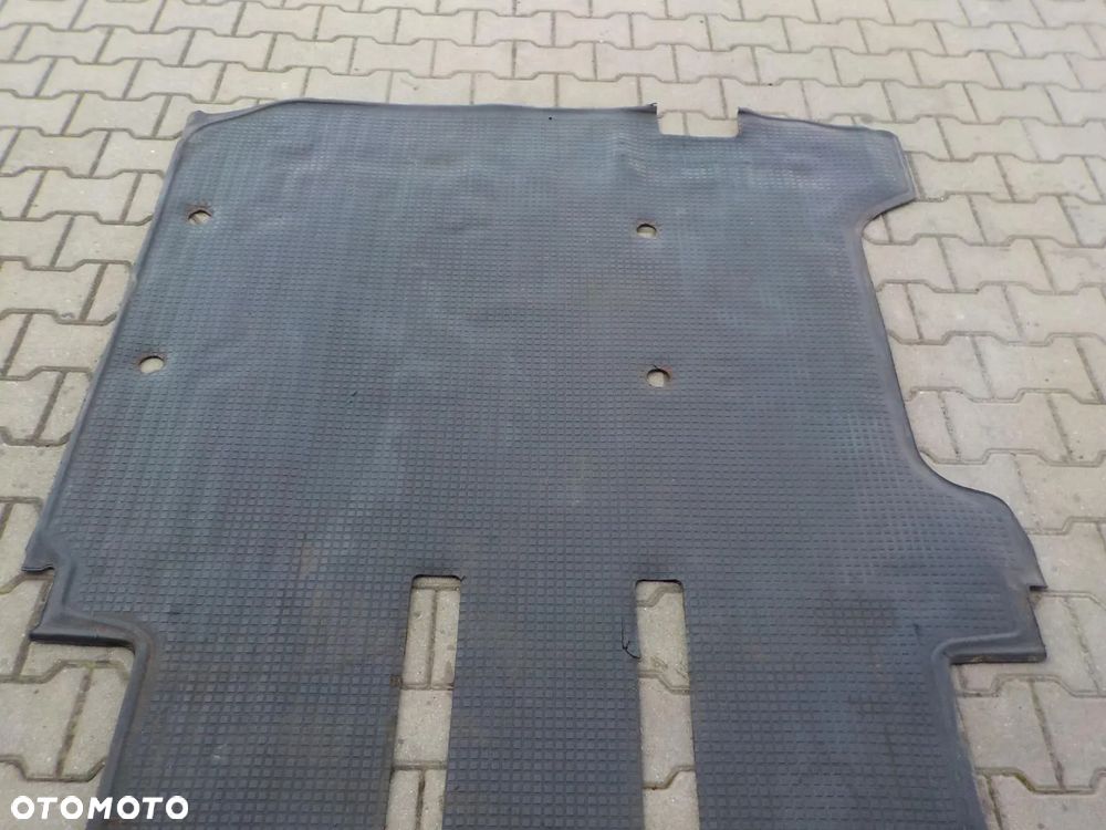 VW T4 96- WYKŁADZINA GUMA PODŁOGA TYŁ KRÓTKI - 2