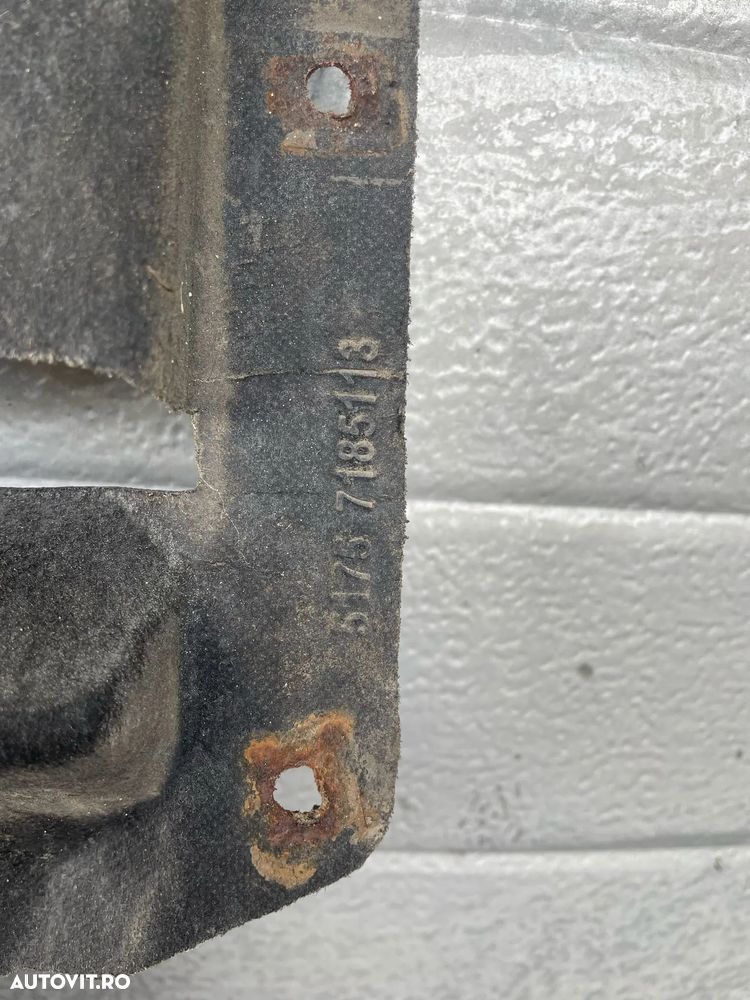 Scut protectie motor in stare foarte buna original BMW F07 F06 F01 ( nu se potriveste la masini 4x4 ) - 3