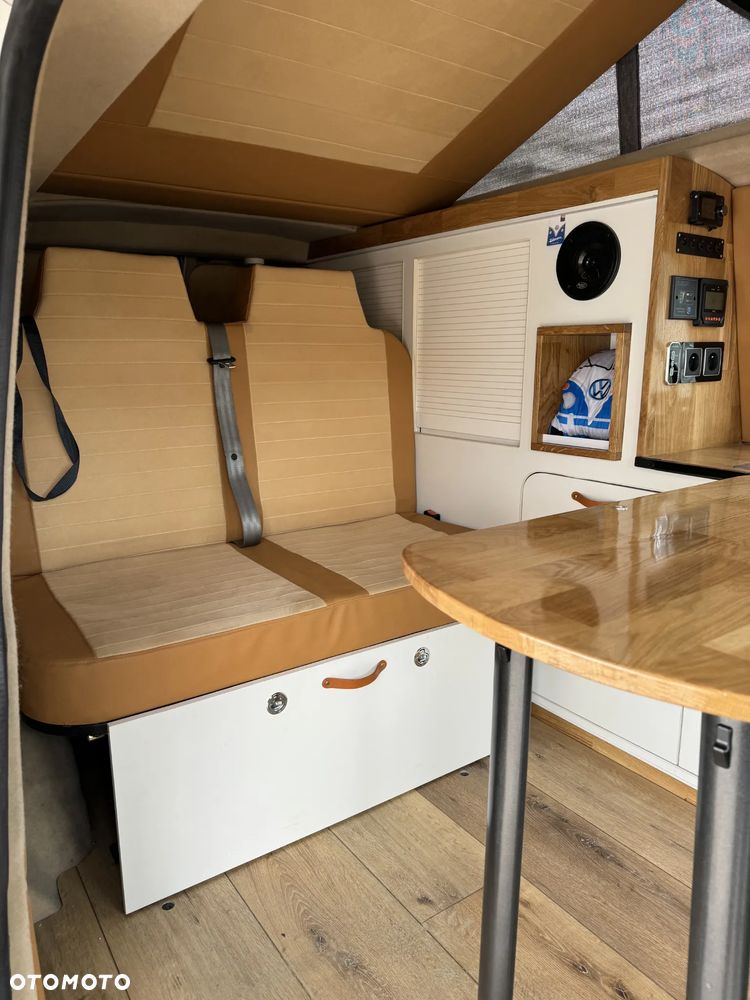 Volkswagen T5 Campervan - 14