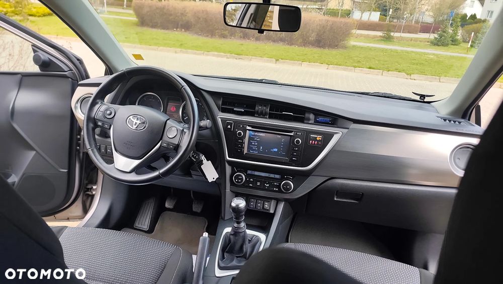 Toyota Auris 2.0 D-4D Luna - 29