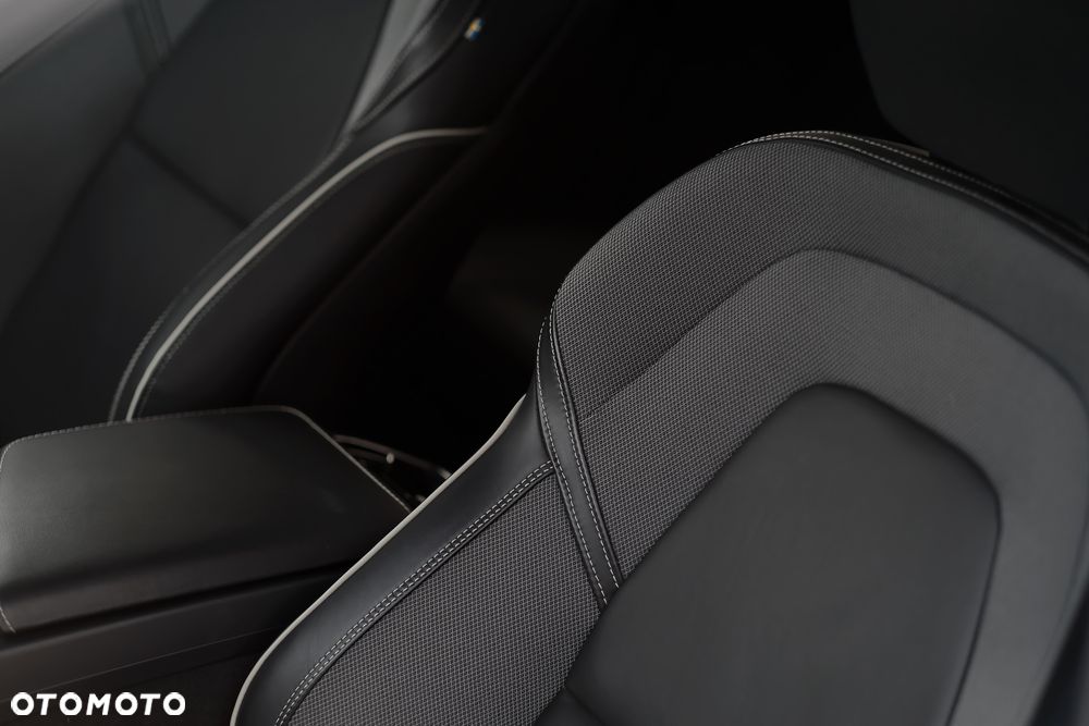 Volvo S60 T5 AWD R-Design - 26