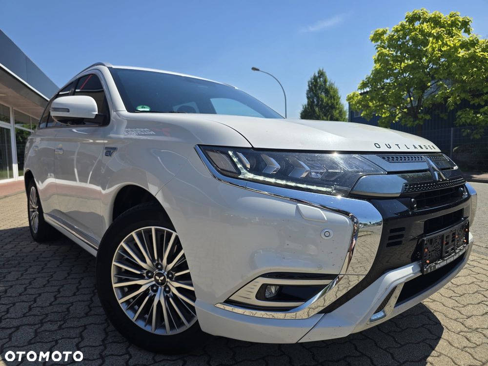 Mitsubishi Outlander 2.4 4WD Top - 2