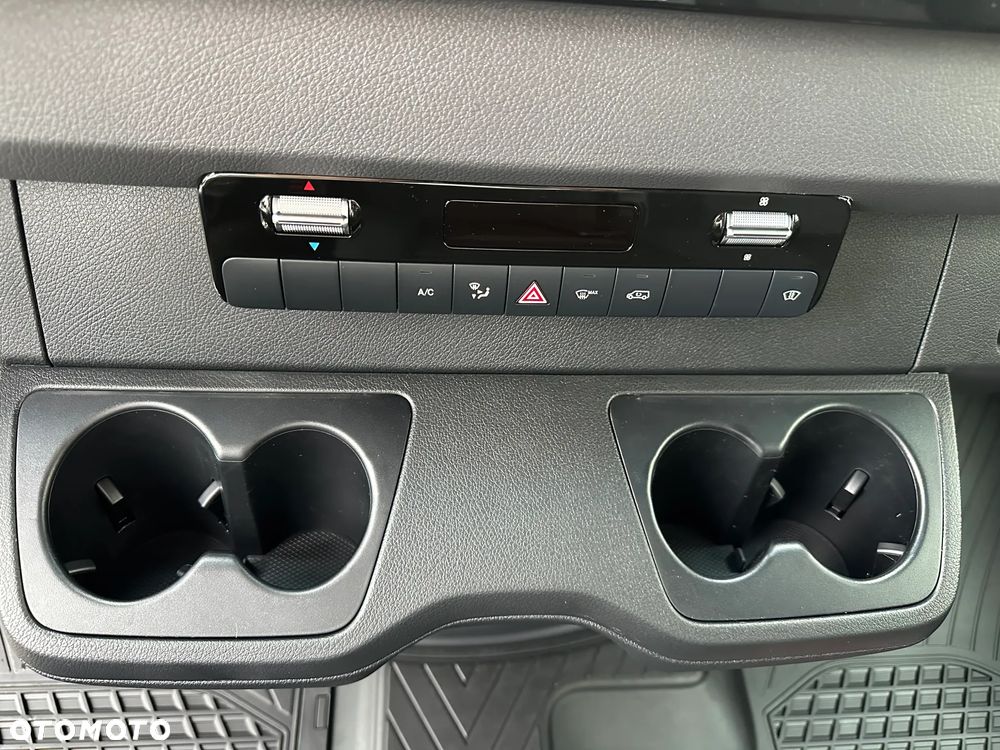 Mercedes-Benz Sprinter - 18