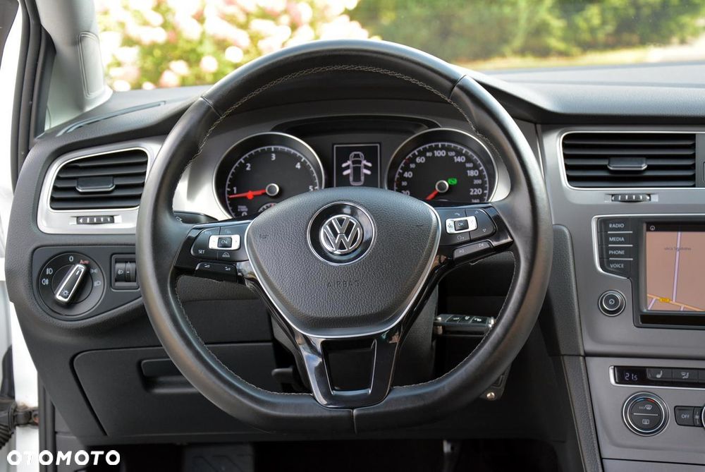 Volkswagen Golf 1.6 TDI BlueMotion Technology DSG Lounge - 27