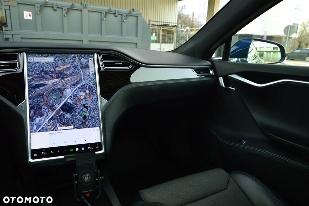 Tesla Model S 75 - 19