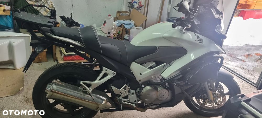 Honda VFR - 13