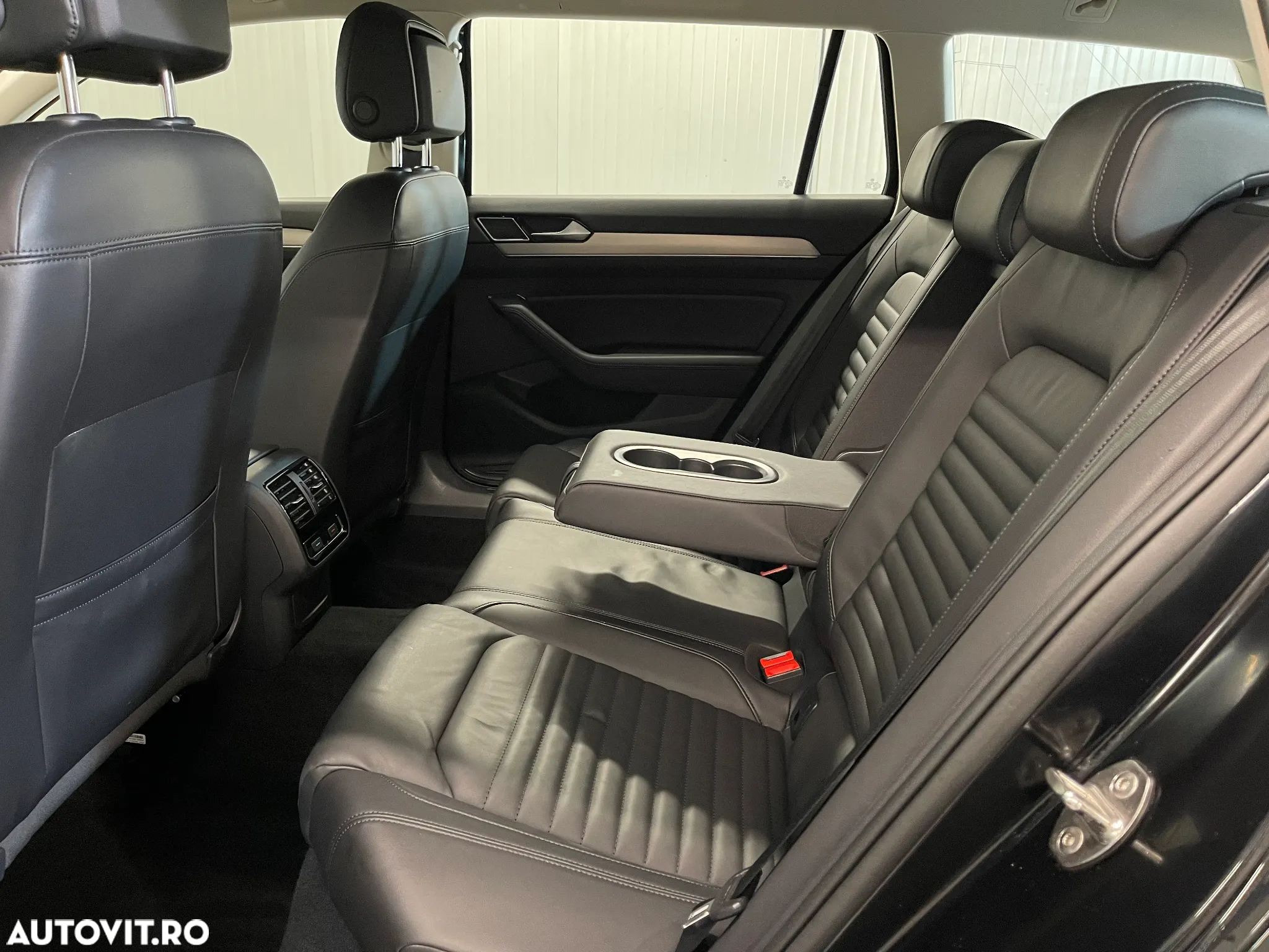 Volkswagen Passat Variant 2.0 TDI DSG Highline - 11