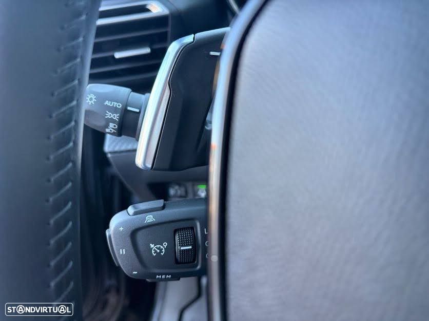 Peugeot 2008 1.2 Hybrid Allure e-DCS6 - 25