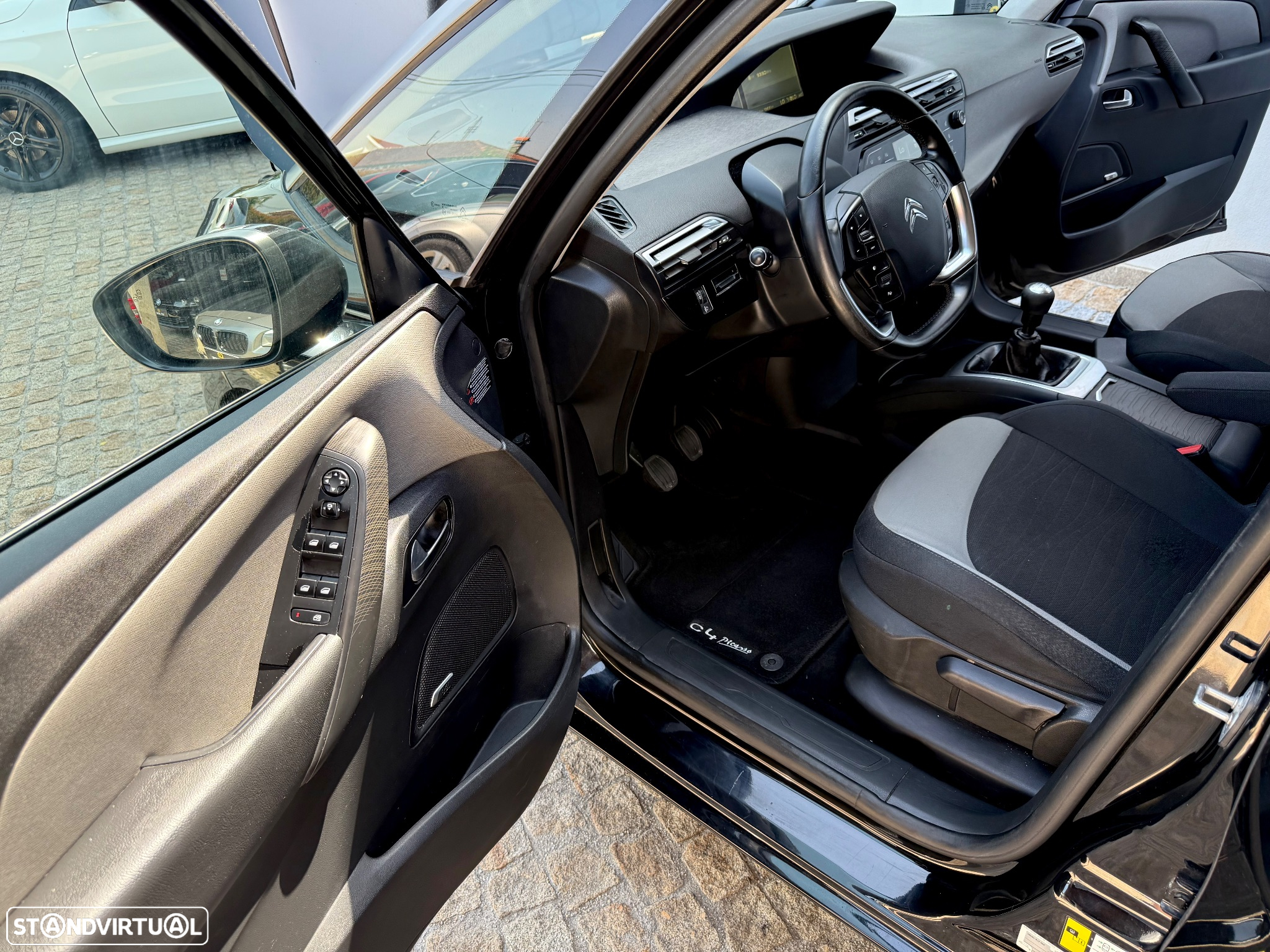 Citroën C4 Grand Picasso e-HDi 115 Intensive - 34